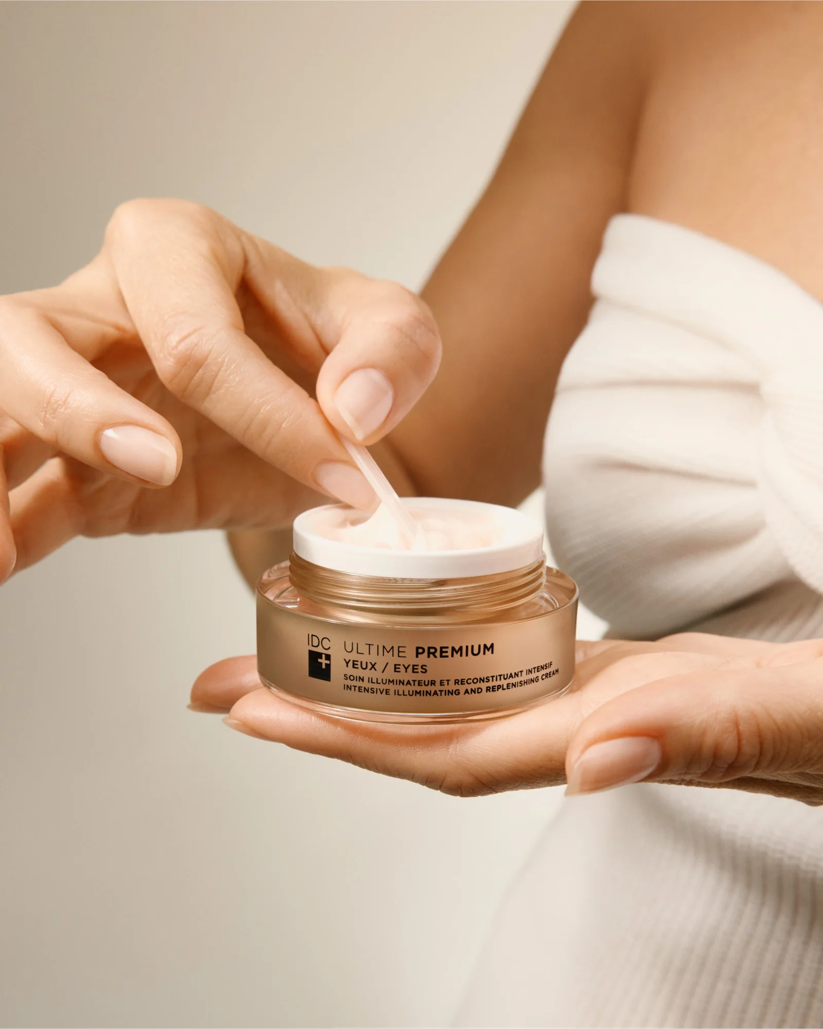 Ultime Premium Eyes | Intensive Illuminating & Replenishing Cream - Post-Menopause - Image 4